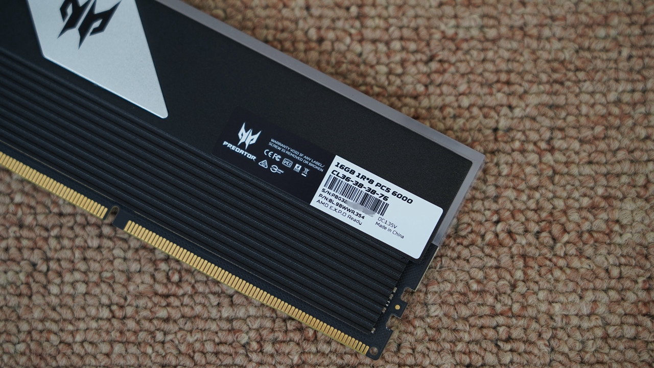 内存宏碁掠夺者ddr5跑分多少,宏碁掠夺者内存条炫光和冰刃展示