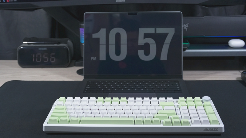 黑爵ak992侧刻机械键盘蓝沁,黑爵机械键盘青轴冰蓝开箱