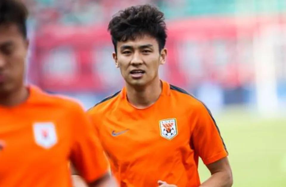 国足吴兴涵现场,吴兴涵真入选国足了吗