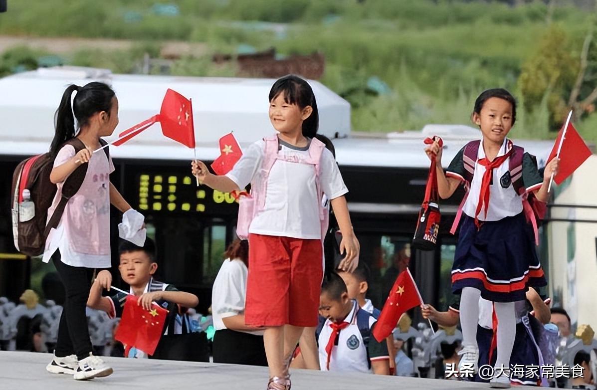 吃哪些食物能调理近视眼,学生有点近视眼忌什么食物