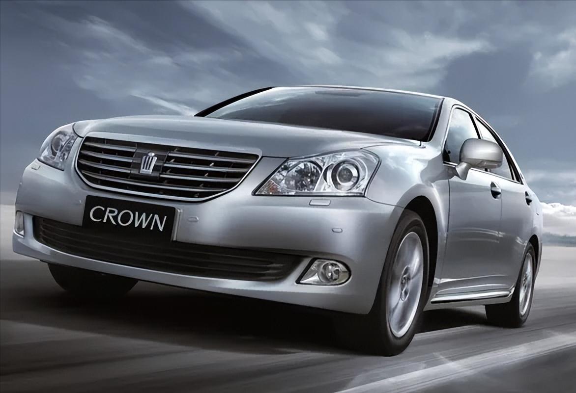 皇冠3.0经典老车翻新复活视频,13代皇冠全车翻新泉州地区