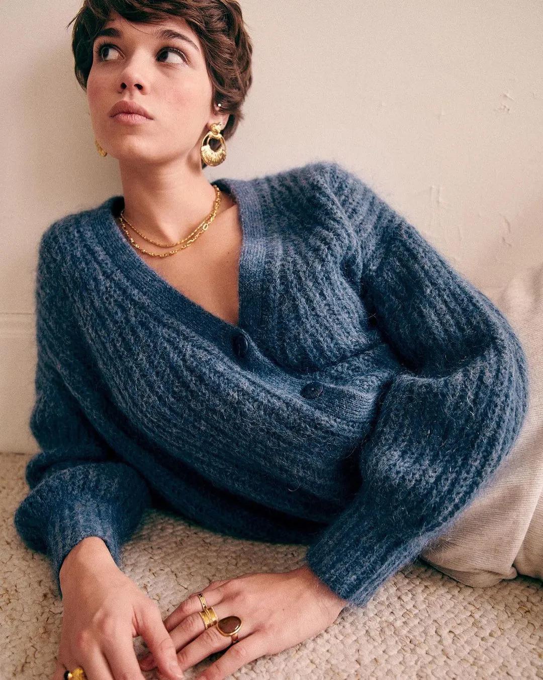 没想到!这3款“奶奶款毛衣”让姑娘们这么上头