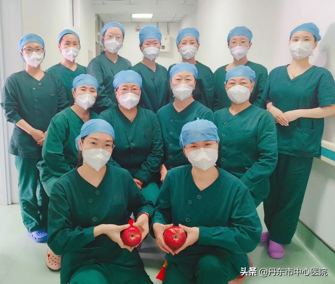 共同·抗疫|疫情下，丹东市中心医院分娩室成功分娩并抢救一足月双胎妊娠初产妇
