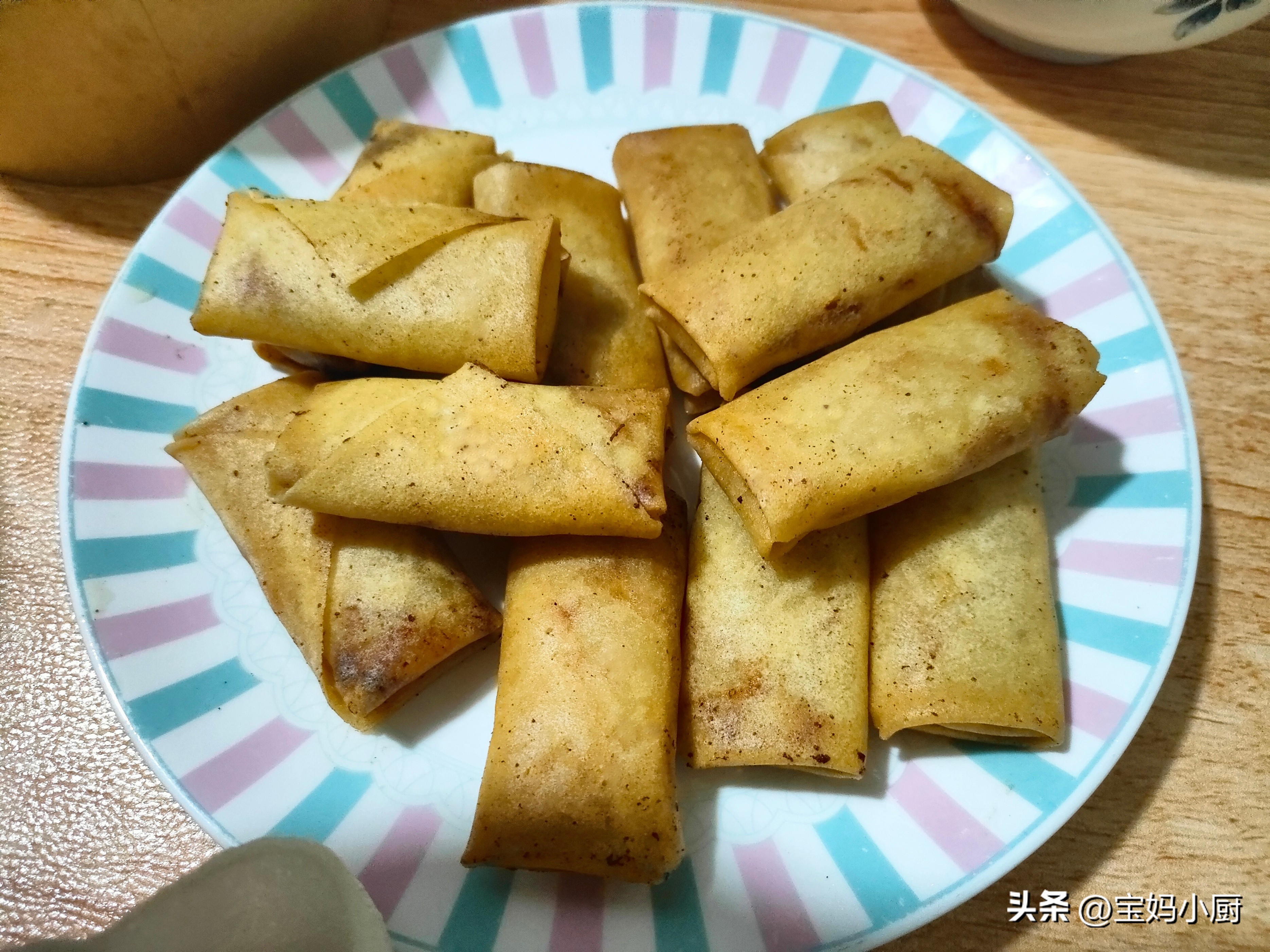 一家人聚餐的10道菜,我家一共10多个人聚餐7盘菜没吃完