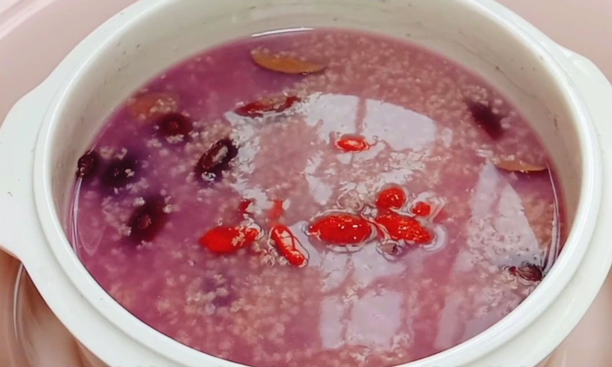 中老年人少吃这3类食物,建议中老年人多吃这6样食物