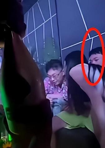 王思聪一晚消费24万的夜店,王思聪酒吧消费200w