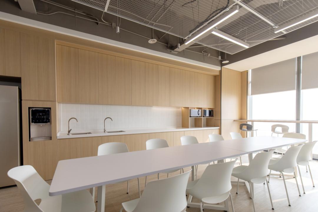 华可可实景落地作品|深圳前海万邑通科技总部办公室