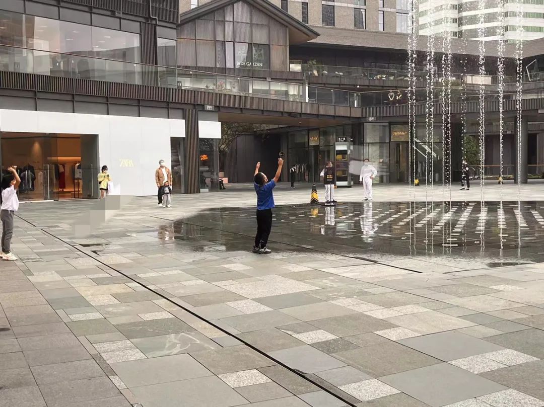 成都太古里为何如此成功,后疫情时代企业医院发展现状