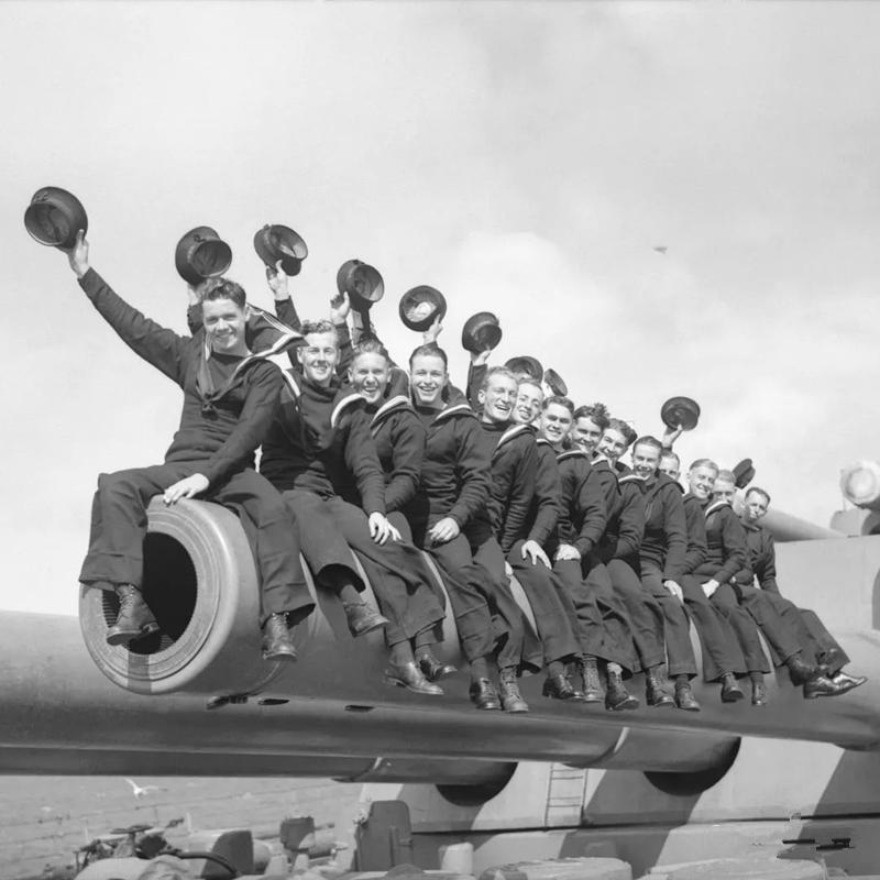 18世纪英国皇家海军大战海盗,英国皇家海军火力全开