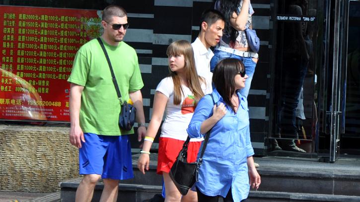 单骑五万里环游中国,85后黑龙江姑娘单骑环游中国