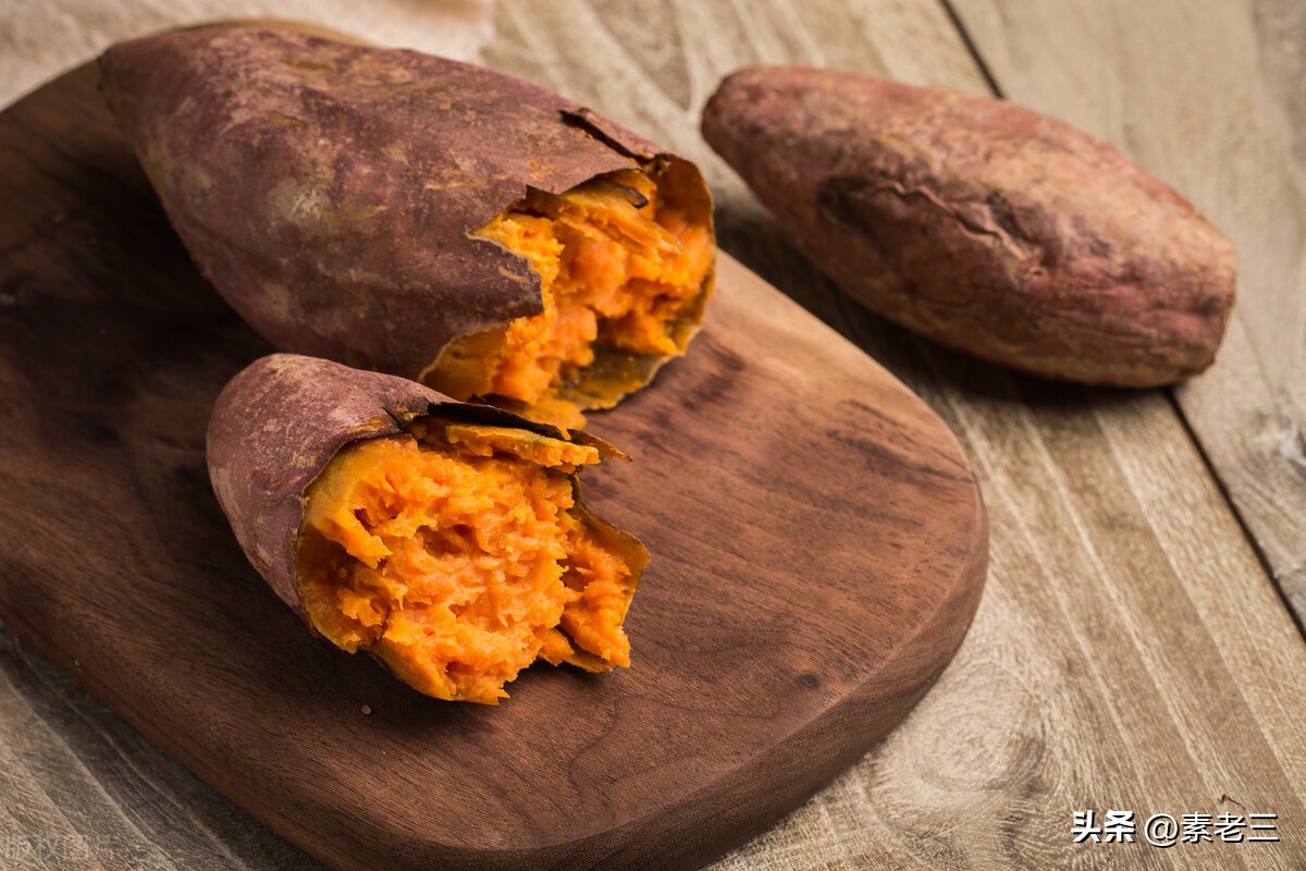 两个女儿卖鞋和伞的故事,卖鞋的故事完整视频