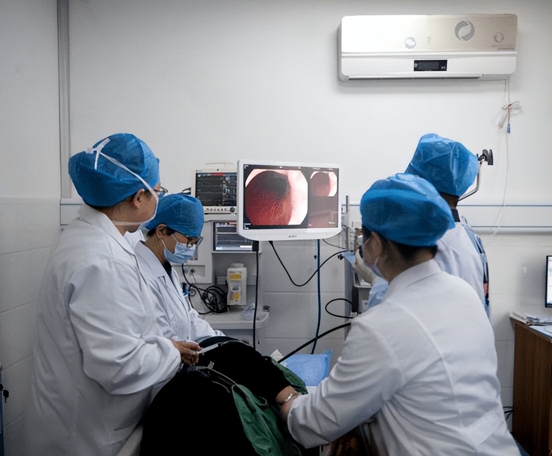 做一次胃镜对胃伤害多大,胃镜多久做一次合适正常人