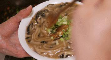 小店保持20年的特色美食,老滋味熟食小馆