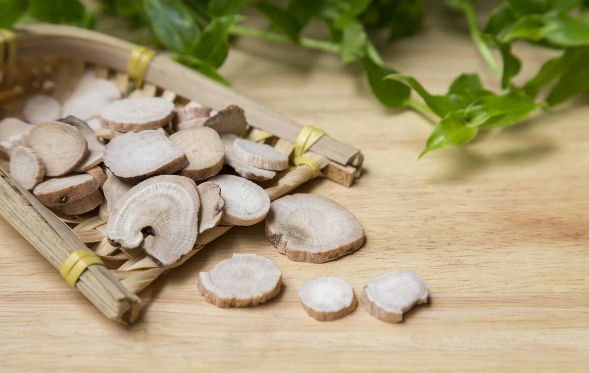 下巴反复长痘是体内有寒湿,下巴长痘痘是不是体内有寒湿