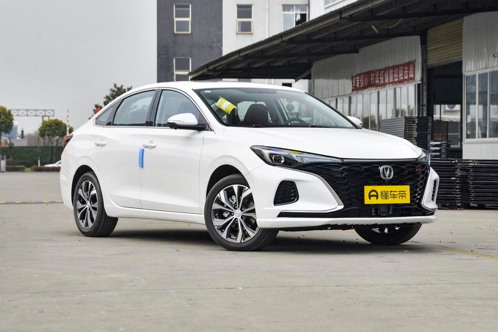 10万左右的家用轿车大比拼,10万以内四款家用小型车测试