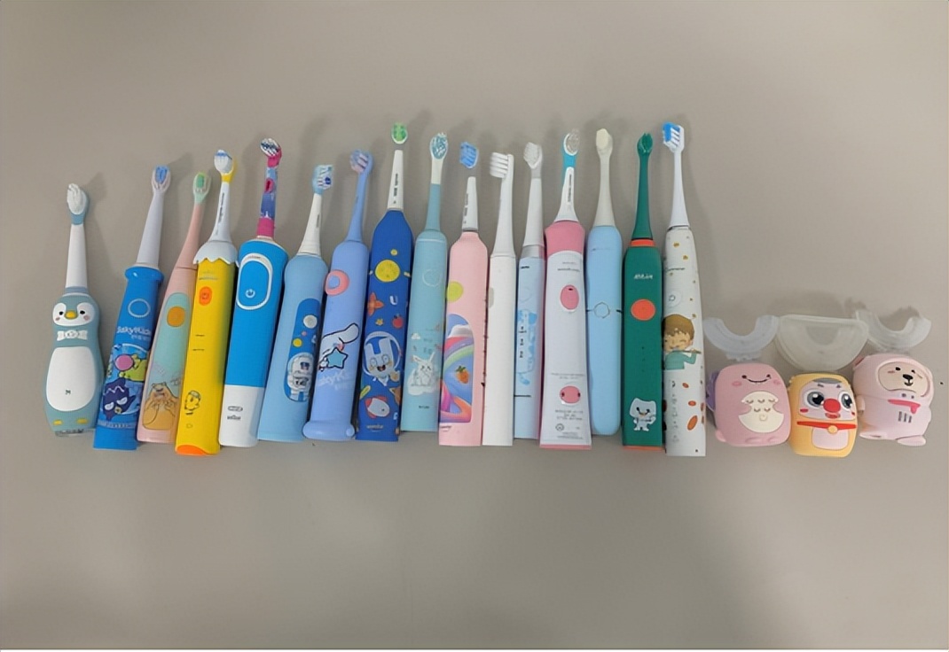 杂牌电动牙刷的危害,长久不换电动牙刷的危害