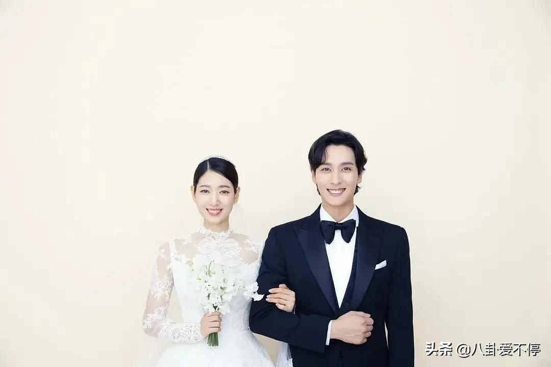 李钟硕朴信惠李敏镐颁奖典礼同台,李钟硕朴信惠李敏镐颁奖典礼现场