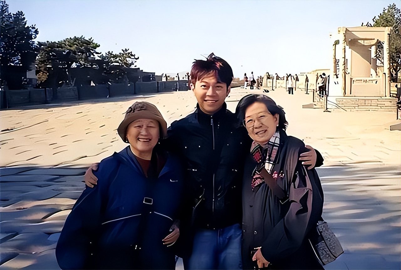 32岁小伙与8旬外国富婆同居两年，靠嘴甜吃软饭，欲骗富婆2亿遗产