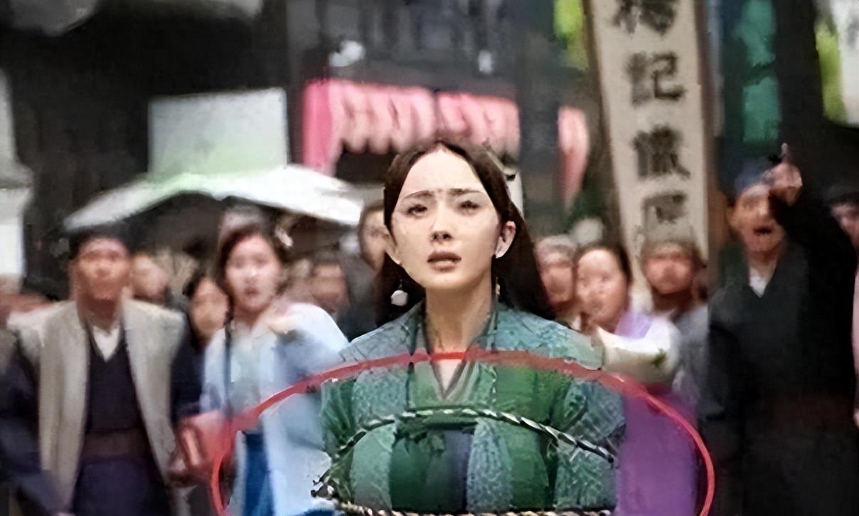 *绑捆**露大胸、台词乱来，这些“*辱侮**”观众的剧情，真把观众当傻子