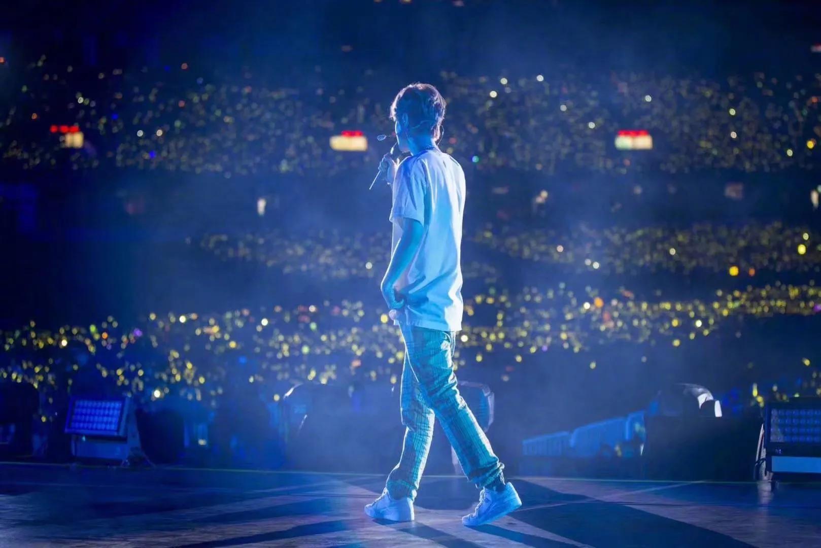 娱乐圈的一股清流鹿晗,鹿晗在最火的时候公布了恋情