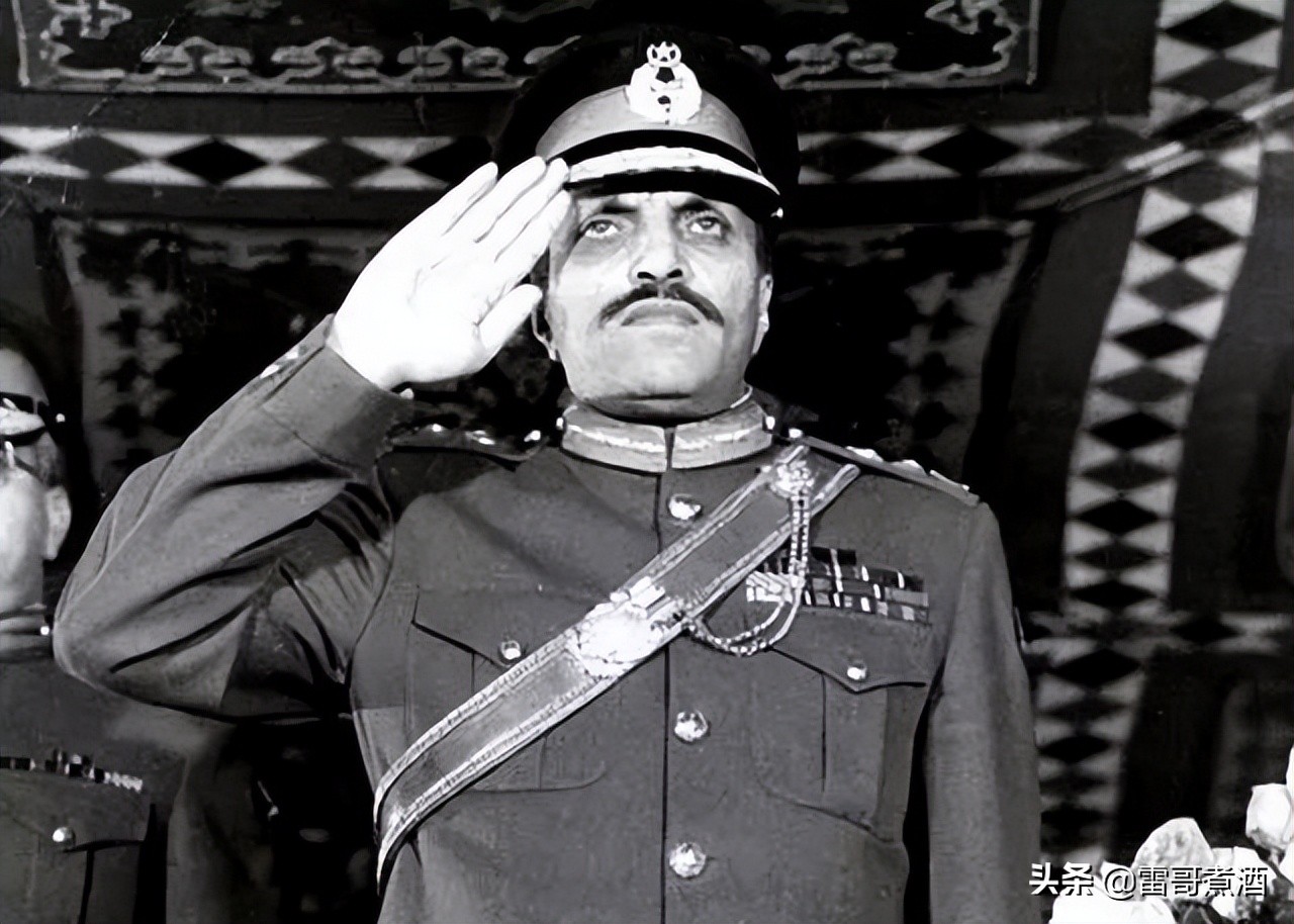 夏巴兹·谢里夫当总理，“巴铁”政坛为什么乱？4个邻国有3个威胁