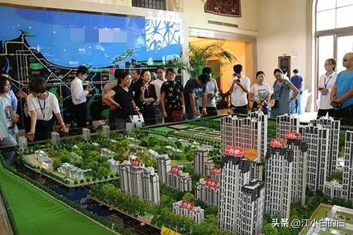 被裁员后的摆摊生活,女子被裁员摆摊一年赚三十万