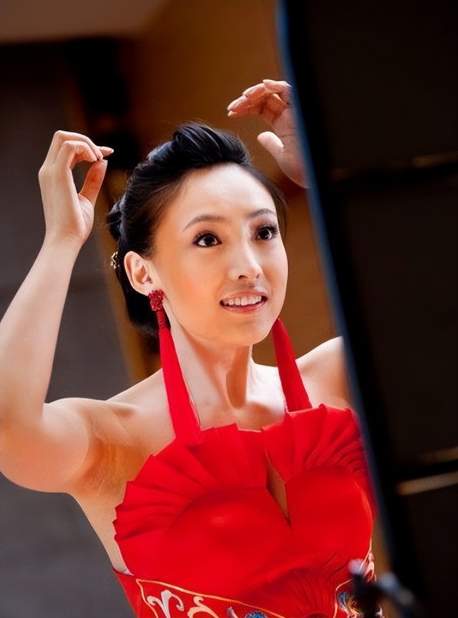 白静嫁入豪门后仅2年被丈夫刺死,白静悲惨的婚姻