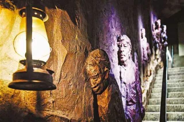 日军轰炸重庆隧道惨案,六五隧道惨案死亡人数