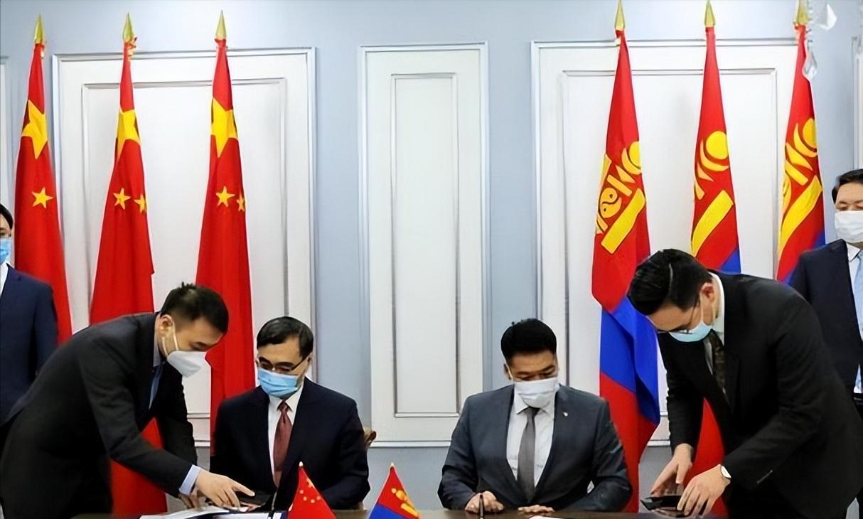 美韩对蒙古下手了?组“环中国”供应链,*土稀**从天津港出口