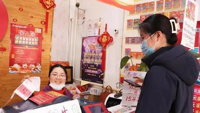 如果中彩票中了1000万得交多少费,彩票中奖的后果有哪些