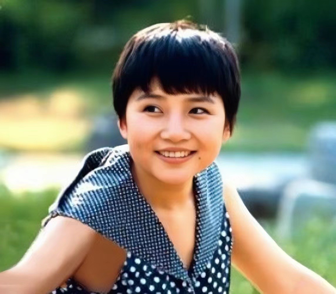 李娜出家后生活现状,李娜出家25年老母亲陪她住寺庙