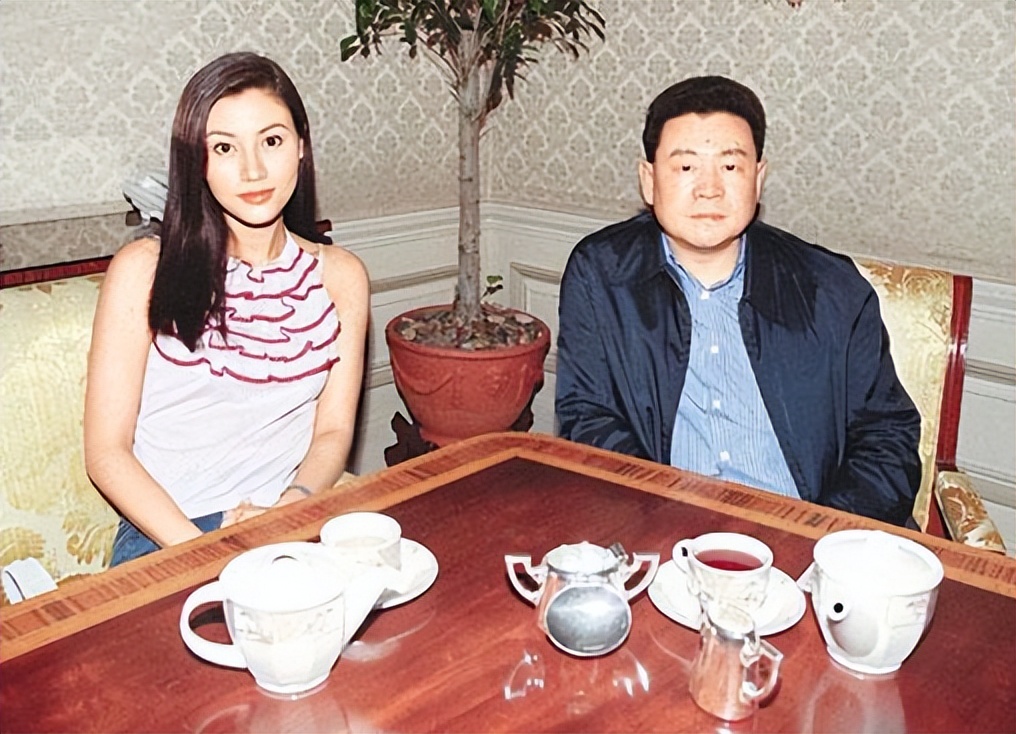 周慧敏谈出轨事件,为什么周慧敏能原谅老公出轨