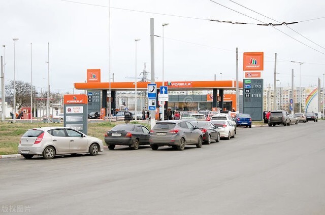 今日油价调整最新时间表92号汽油,油价调整最新消息0号柴油92号汽油