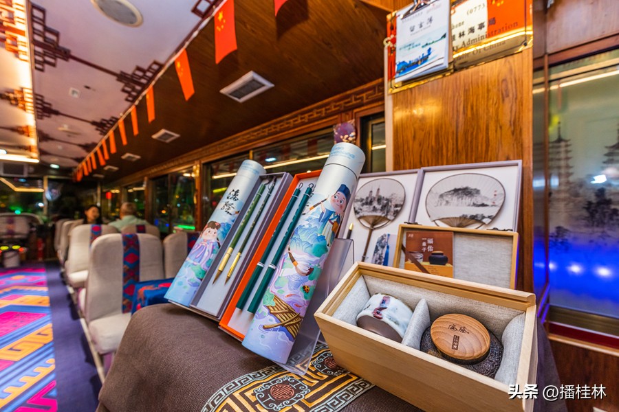 桂林两江四湖画舫游船,桂林景区画舫船