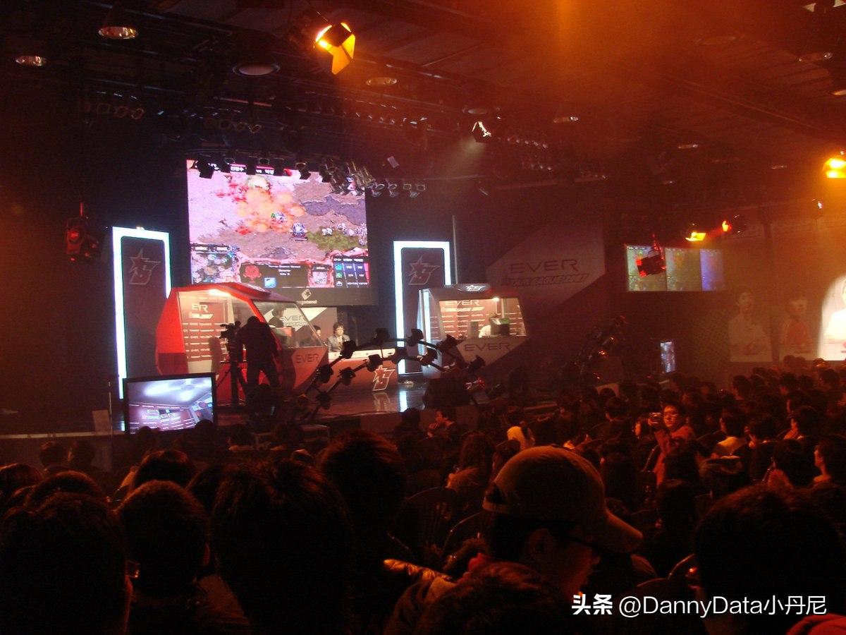 大厂都搞AI打游戏，到底图啥？「大小马聊科技41」