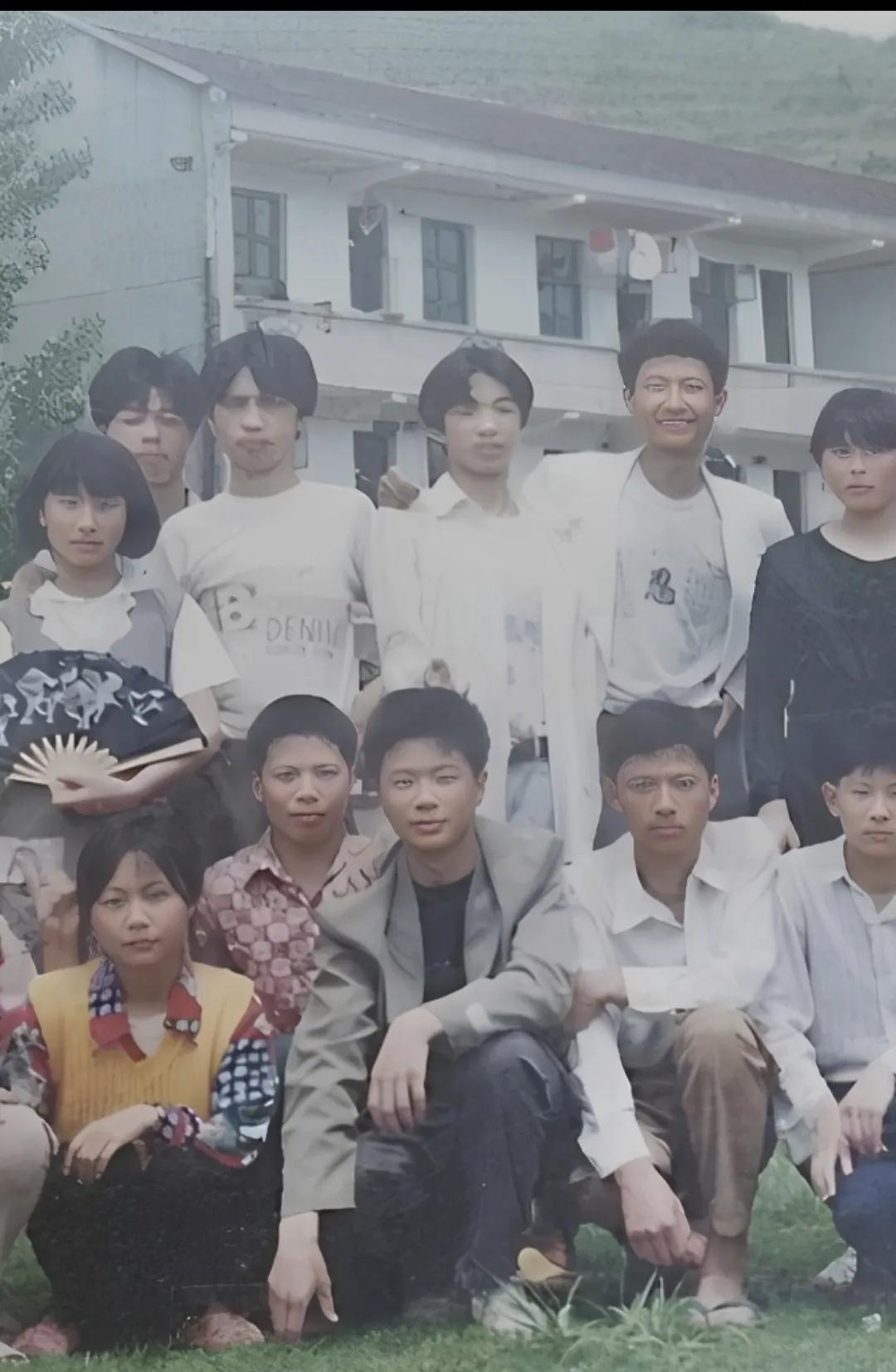 ai智能修复老照片,ai修复老照片多少钱