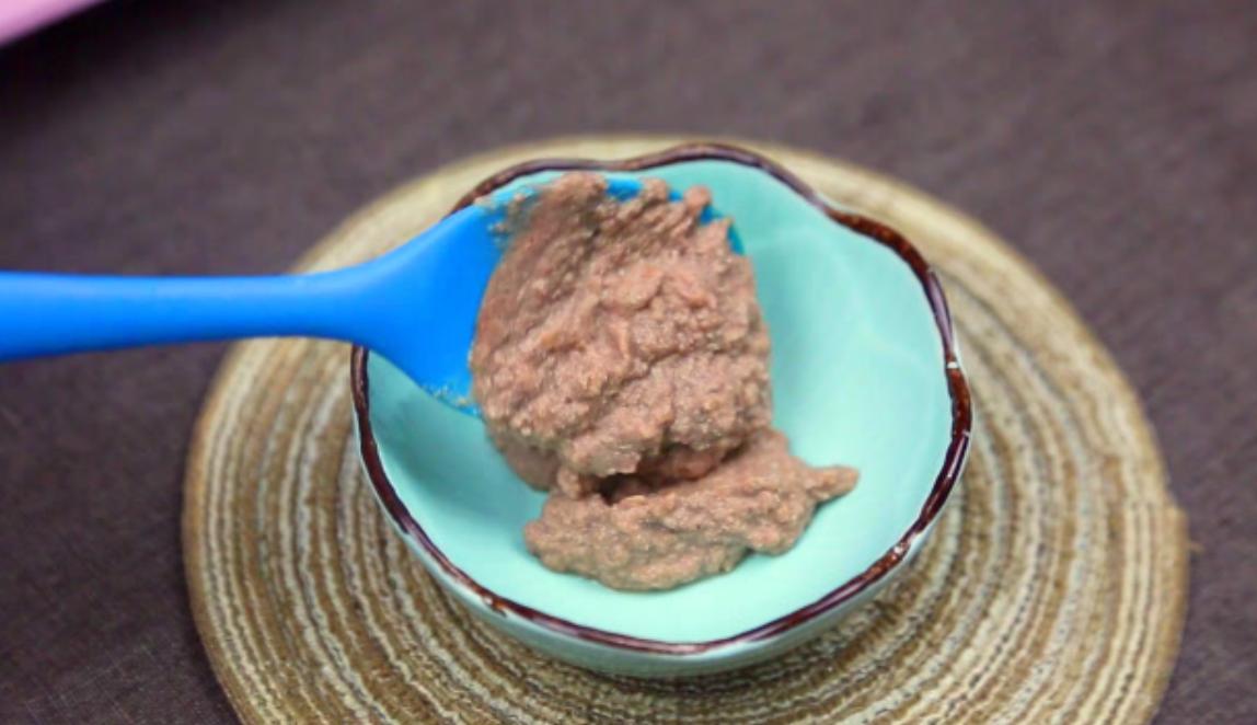 刚开始添加辅食应该什么时间段吃,刚开始加辅食吃多少合适