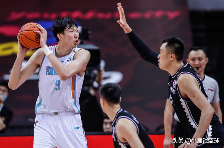 韩德君主动向外援示好,周琦背身单打韩德君