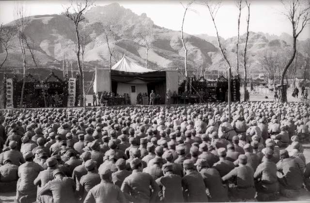 巾帼女兵连奋勇抗战全军覆没,百团大战美女战士被炸伤