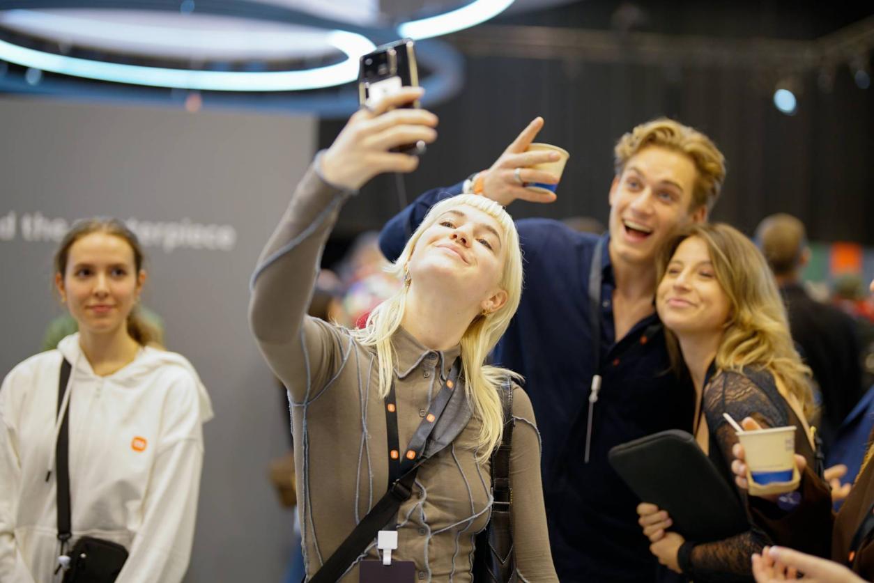 轮到美国用户交“智商税”了？小米13海外发布和iPhone同价