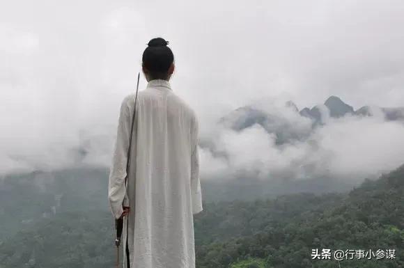 谦卑能成大事的人,格局大的人看得多了谦卑