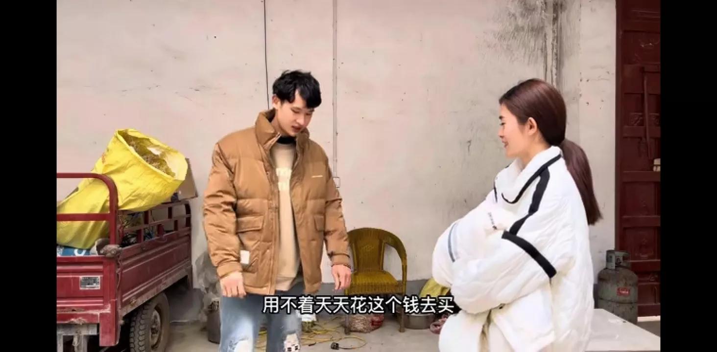 橘子送小贤礼物用塑料袋装的,橘子给小贤买的最奇特的礼物