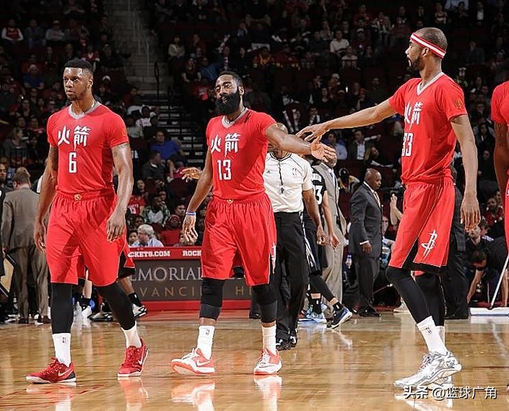 nba历史第一个退役球衣的人,nba历史第一英文