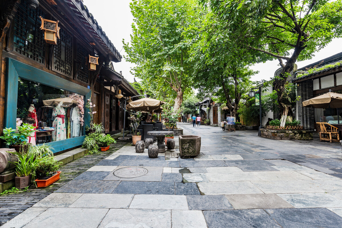 灯影牛肉丝麻辣酥脆,灯影牛肉的特色