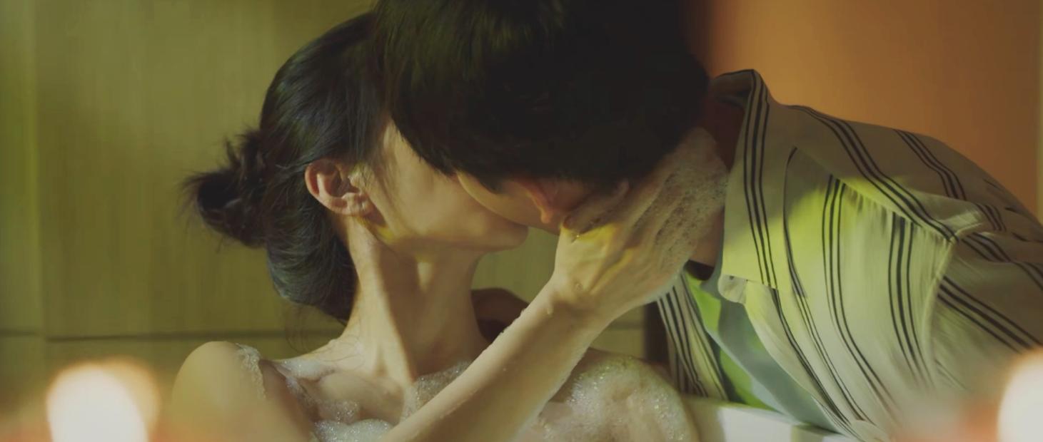 一集翻车，两集接吻，这剧的工业糖精真的不甜