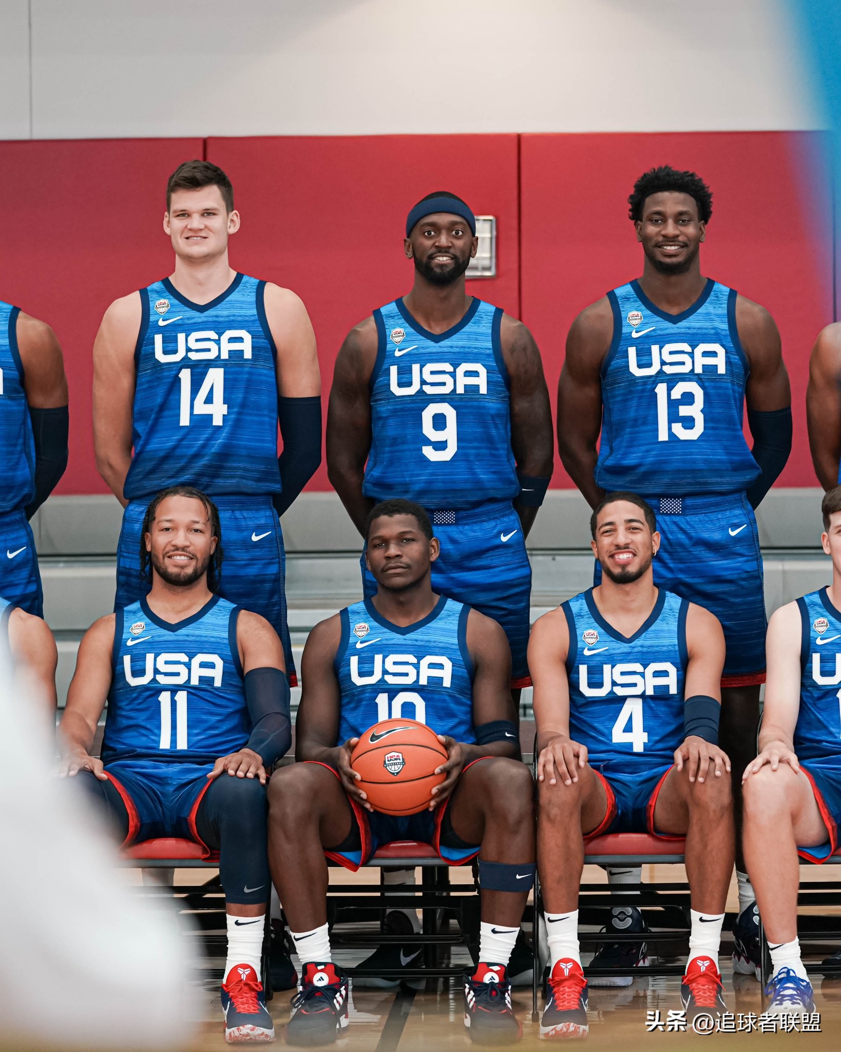 美国男篮爱德华兹单手扣篮,美国男篮爱德华兹奥运会