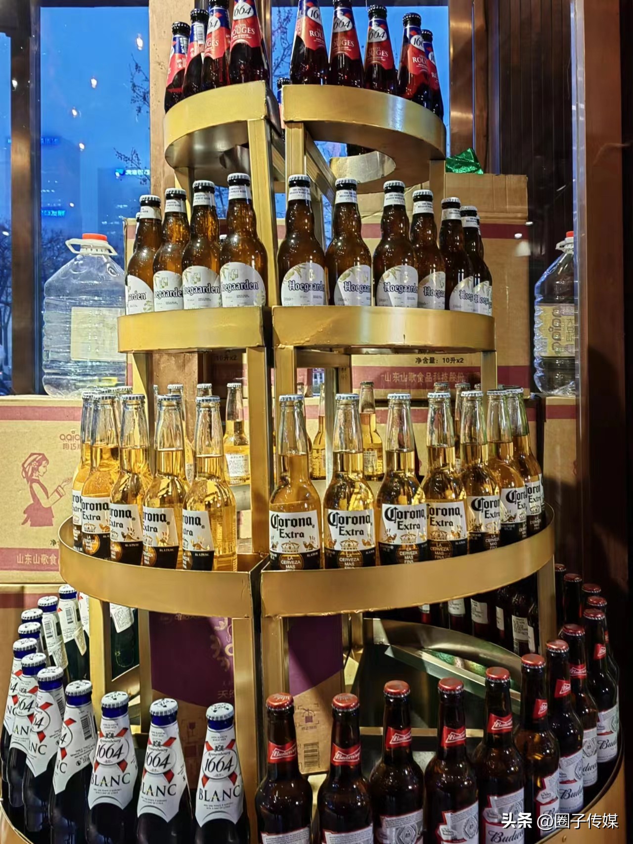 鲜香的舌尖诱惑,从经典延至创新,【震旦海鲜烧烤酒店】