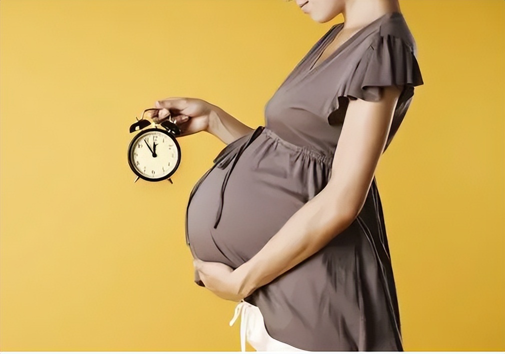 女子下身检查疼痛难忍,女性突然腹痛查出盆腔出血