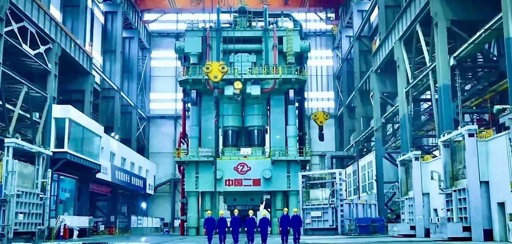 中国目前有几台万吨水压机,大国工匠水压机