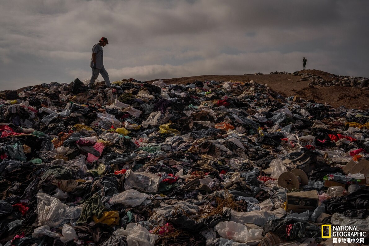 沙漠成了快时尚服饰最后的安息地